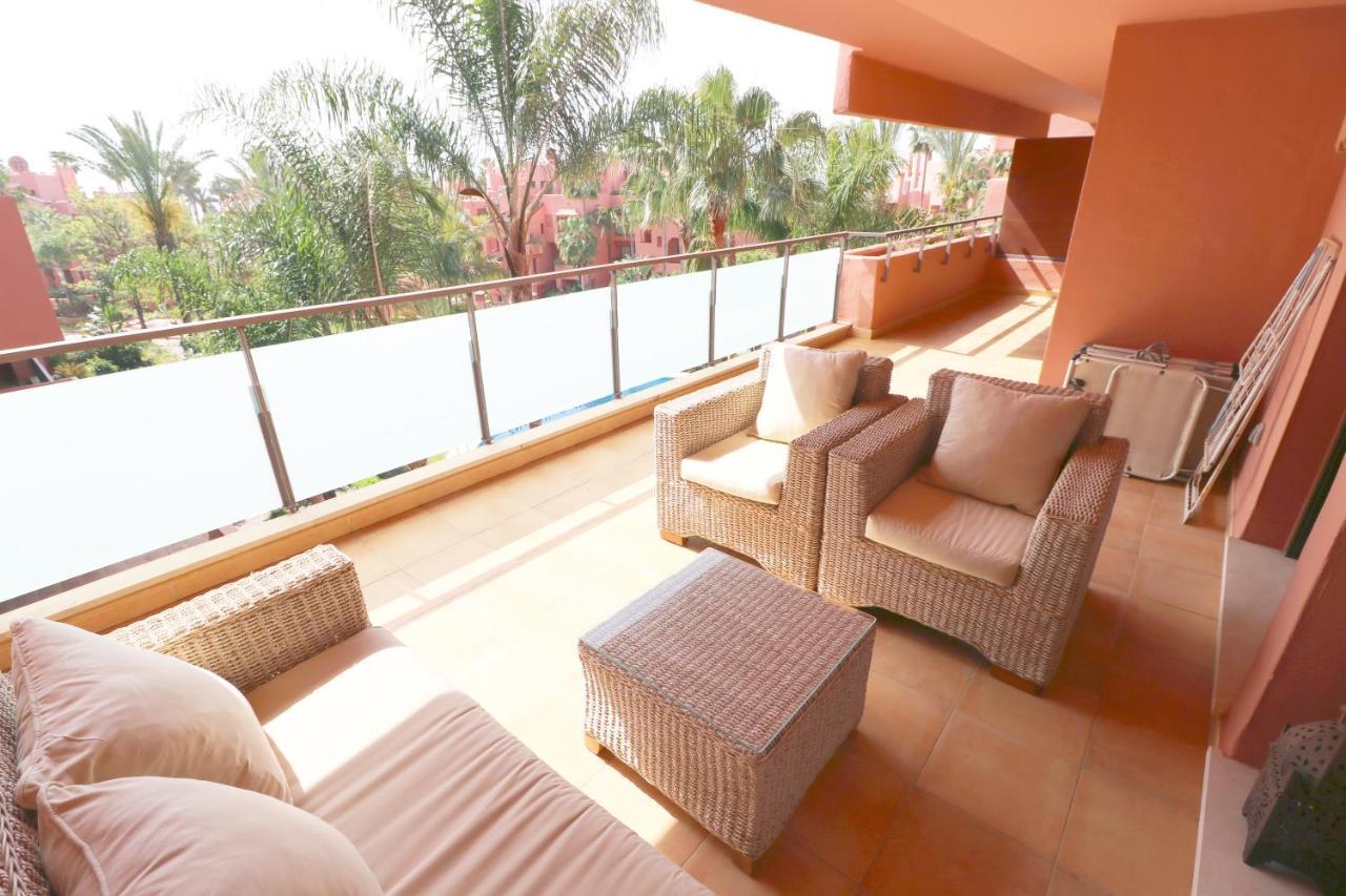 Salinas. Apartment For 4. Terrace/Parking/Pools/Gym/4Mins Beach Estepona Exterior photo
