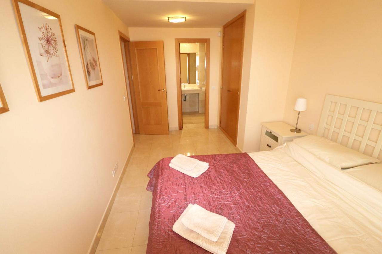 Salinas. Apartment For 4. Terrace/Parking/Pools/Gym/4Mins Beach Estepona Exterior photo